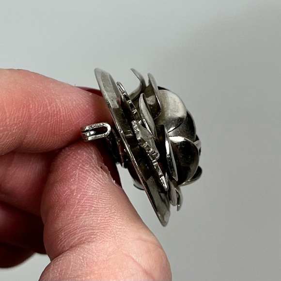 Vintage Silver Floral Pin - Picture 2 of 4